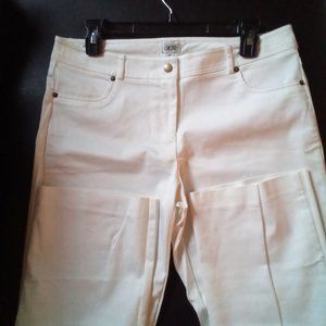 CACHE' Clean White Capri (stretch) Brand New-Never Worn Size: 8